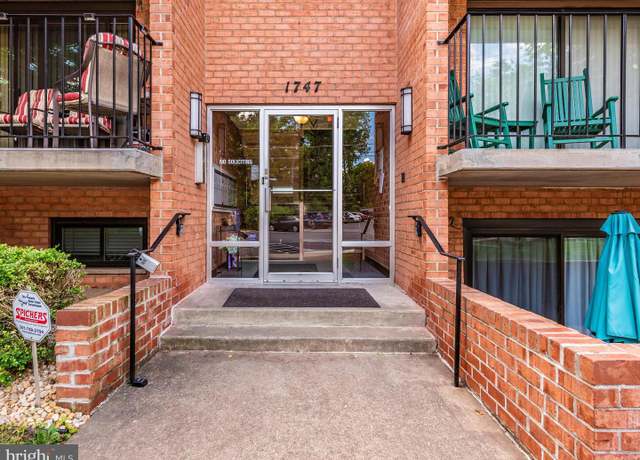 Property at 1747 Edgewood Hill Cir #2, Hagerstown, MD 21740, 2 beds, 1.5 baths