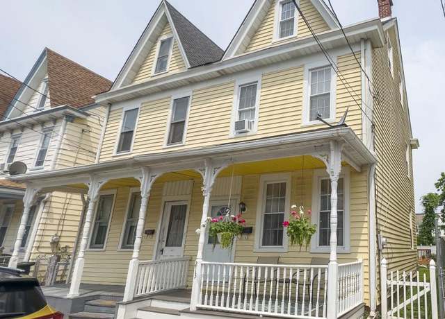 Property at 213 Conover St, Burlington, NJ 08016, 3 beds, 1.5 baths