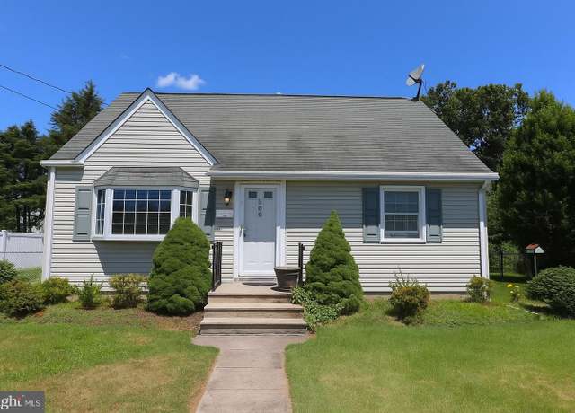 Property at 886 Whitehorse Hamilton Sq, Hamilton, NJ 08610, 4 beds, 1 bath