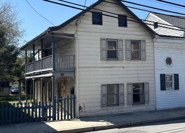 Property at 159 S Fourth St, Chambersburg, PA 17201, 3 beds, 1 bath