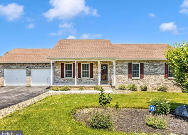 Property at 1811 Wood Duck Dr E, Chambersburg, PA 17202, 3 beds, 3 baths