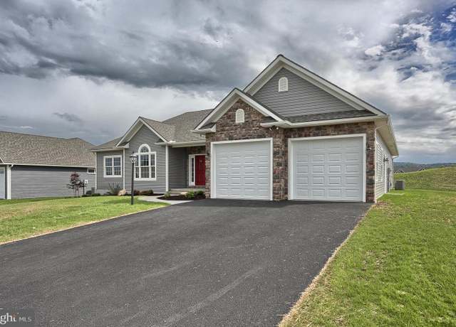 Property at 022 Rolling Meadow Rd, Lebanon, PA 17046, 3 beds, 2.5 baths
