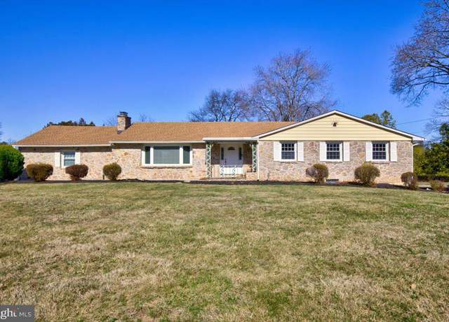 Property at 3015 Hemlock Dr, Norristown, PA 19401, 4 beds, 3 baths