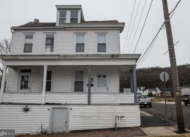 Property at 1038 W Walnut St, Ashland, PA 17921, 3 beds, 1 bath