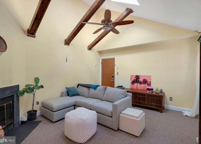 Property at 2102 N Scott St #111, Arlington, VA 22209, 2 beds, 1 bath