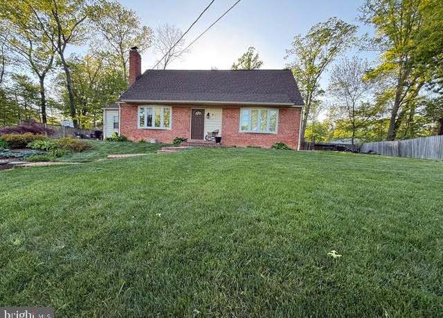 Property at 6812 Cabot Ct, Springfield, VA 22152, 4 beds, 2 baths