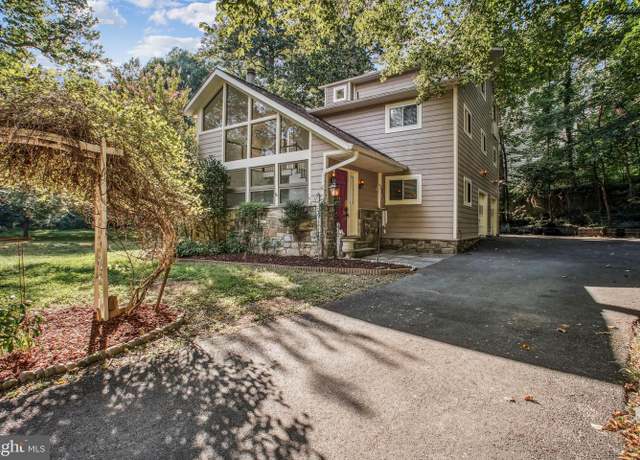 Property at 3530 Morningside Dr, Fairfax, VA 22031, 4 beds, 3 baths