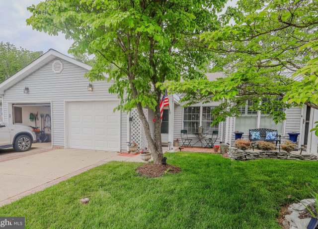 Property at 2640 Compass Dr, Annapolis, MD 21401, 2 beds, 2 baths