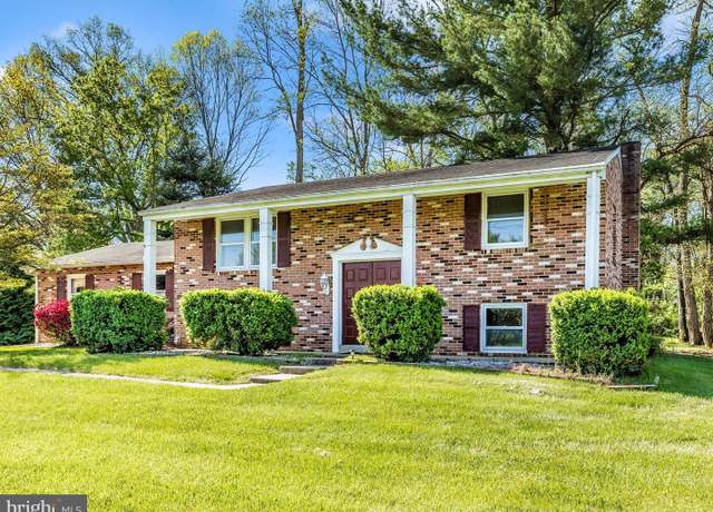 Property at 1707 Mount Aetna Rd, Hagerstown, MD 21742, 4 beds, 2 baths