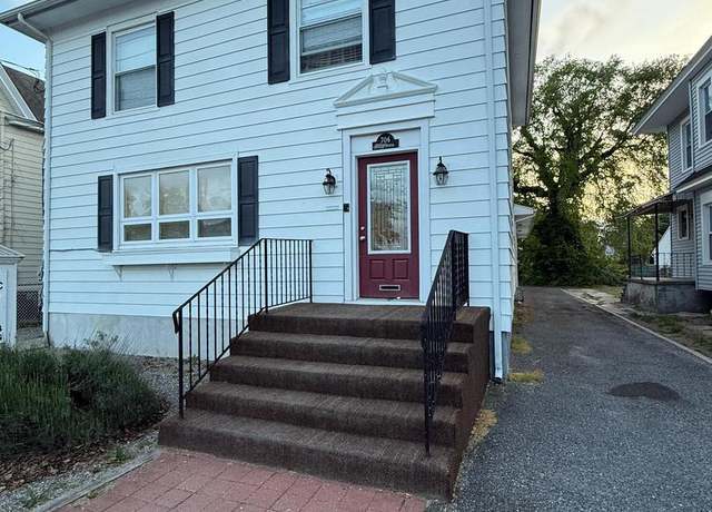 Property at 706 N High St N, Millville, NJ 08332, 4 beds, 3 baths
