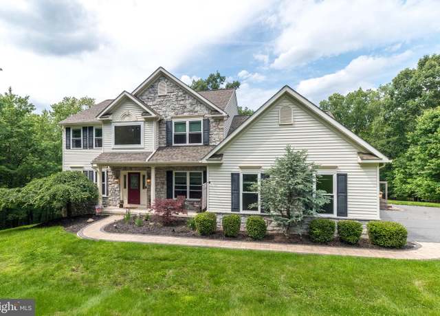 Property at 226 Overlook Rd, Morgantown, PA 19543, 4 beds, 2.5 baths