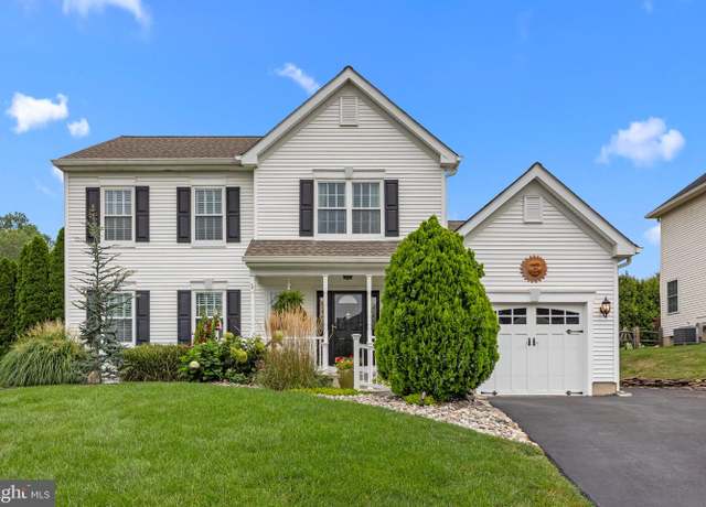 Property at 301 Grand Ave, Langhorne, PA 19047, 4 beds, 4 baths