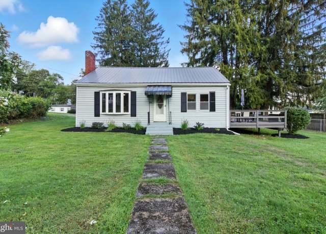 Property at 306 S Moshannon Ave, Snow Shoe, PA 16874, 2 beds, 1 bath