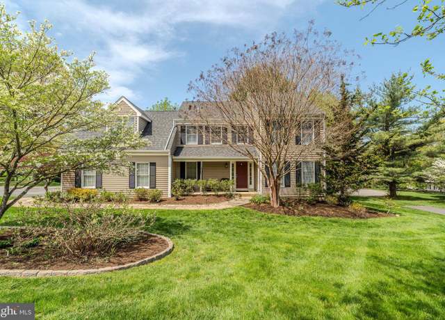 Property at 276 Spring Run Ln, Downingtown, PA 19335, 4 beds, 2.5 baths