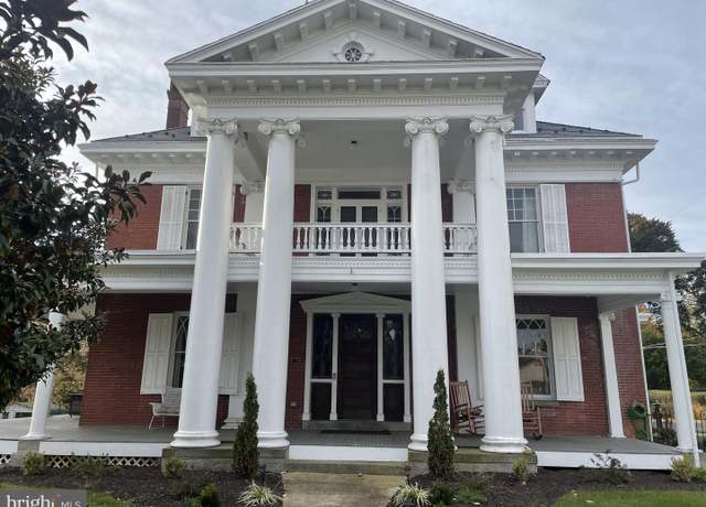 Property at 11 Linden Ave, Mercersburg, PA 17236, 6 beds, 4.5 baths