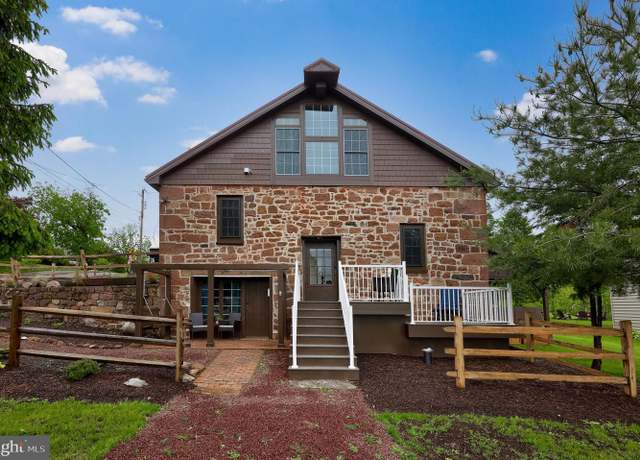 Property at 1700 N Texter Mountain Rd, Reinholds, PA 17569, 3 beds, 3 baths