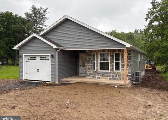 Property at 402 Eighth Ave, Burnham, PA 17009, 3 beds, 2 baths