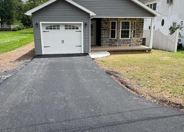 Property at 402 Eighth Ave, Burnham, PA 17009, 3 beds, 2 baths