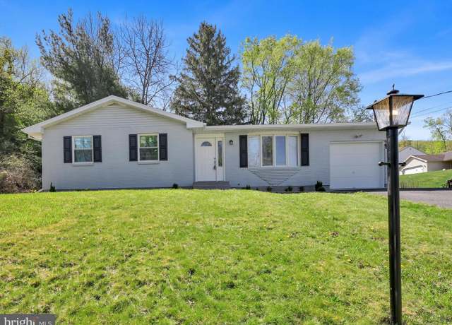 Property at 2279 Mahantongo St, Pottsville, PA 17901, 3 beds, 1.5 baths