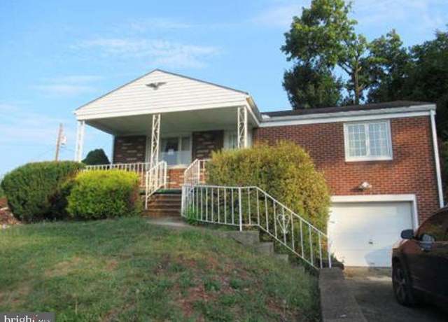 Property at 200 Paul Dr, Lower Burrell, PA 15068, 2 beds, 1 bath