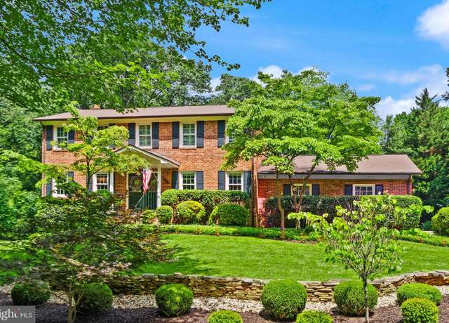 Property at 3500 Willow Green Ct, Oakton, VA 22124, 5 beds, 3.5 baths