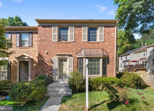 Property at 5638 Sutherland Ct, Burke, VA 22015, 3 beds, 3.5 baths