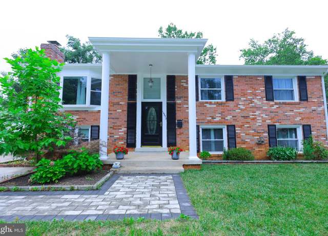 Property at 14808 Empire St, Woodbridge, VA 22193, 5 beds, 3 baths