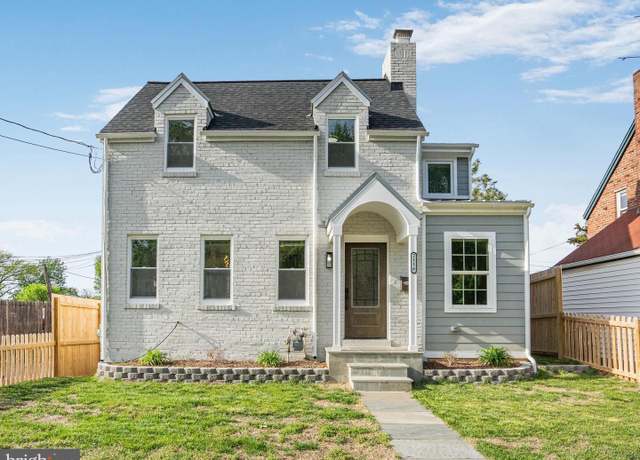 Property at 2116 R St NE, Washington, DC 20002, 3 beds, 3.5 baths