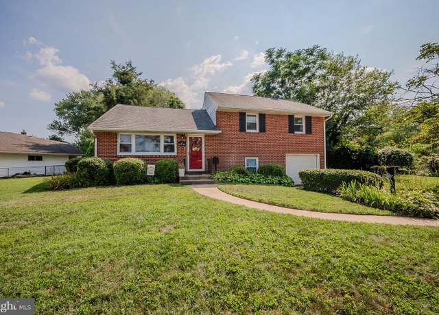 Property at 102 Darwin Dr, Newark, DE 19711, 3 beds, 1.5 baths