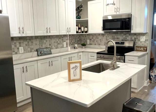 Property at 402 W 28th St, Baltimore, MD 21211, 2 beds, 2.5 baths