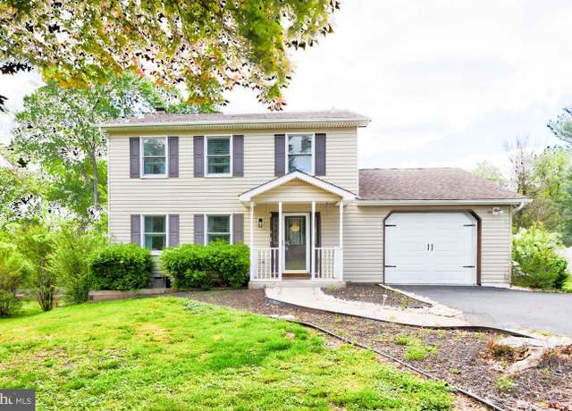 Property at 2405 Nickoles Dr, Sykesville, MD 21784, 3 beds, 3.5 baths