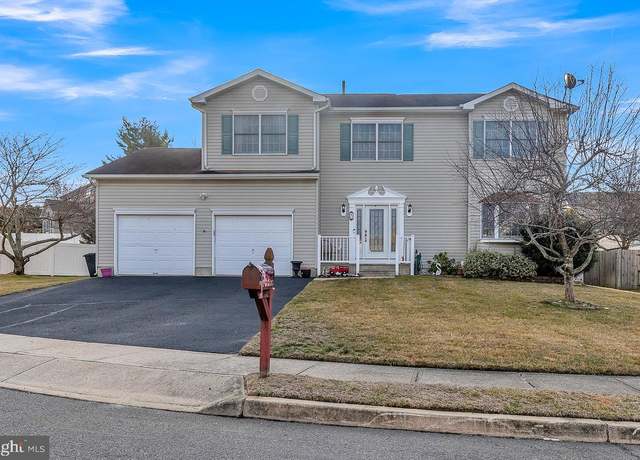 Property at 4 Drum Ct, Barnegat, NJ 08005, 4 beds, 2.5 baths