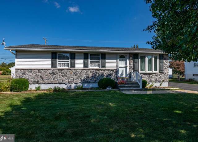 Property at 29 Maywood Ave, Reading, PA 19608, 3 beds, 1 bath