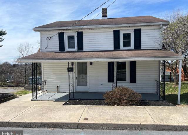 Property at 404 N Potomac St, Waynesboro, PA 17268, 4 beds, 2 baths
