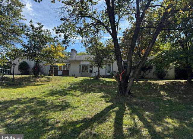 Property at 804 Dekalb Pike, Lower Gwynedd, PA 19454, 5 beds, 3 baths