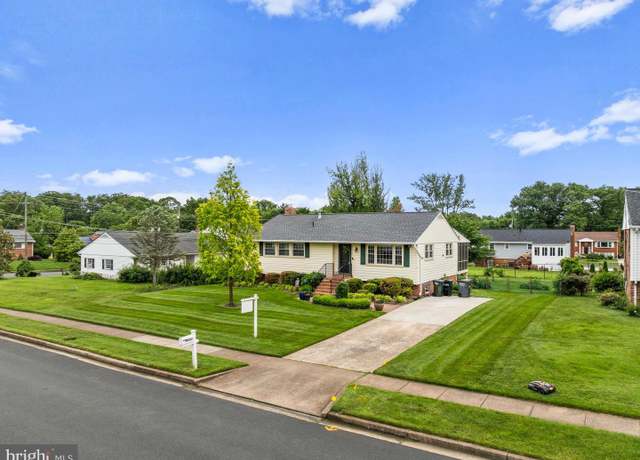 Property at 15007 Carlbern Dr, Centreville, VA 20120, 4 beds, 3 baths
