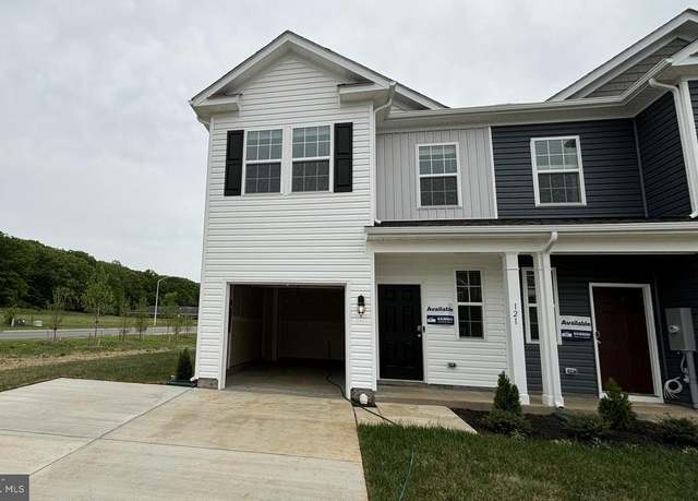 Property at 200 Caterpillar Dr, Luray, VA 22835, 3 beds, 2.5 baths