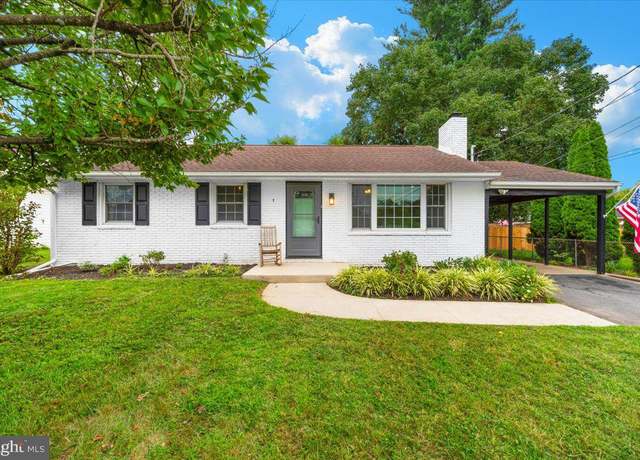Property at 9709 Deanewood Ln, Hagerstown, MD 21740, 3 beds, 1 bath