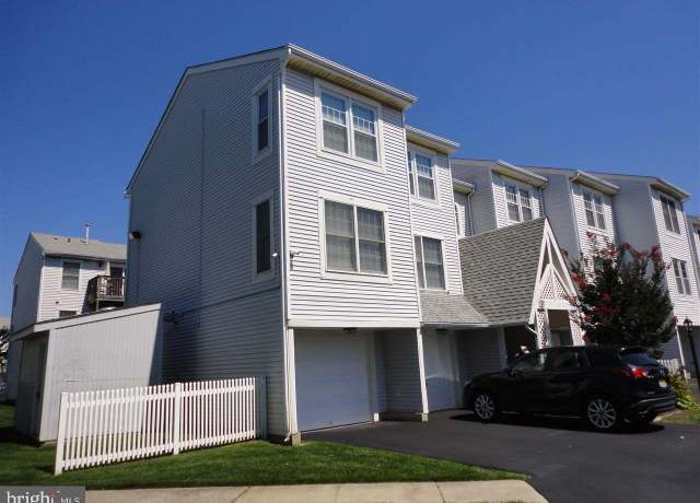Property at 167 40th St S, Brigantine, NJ 08203, 2 beds, 2 baths