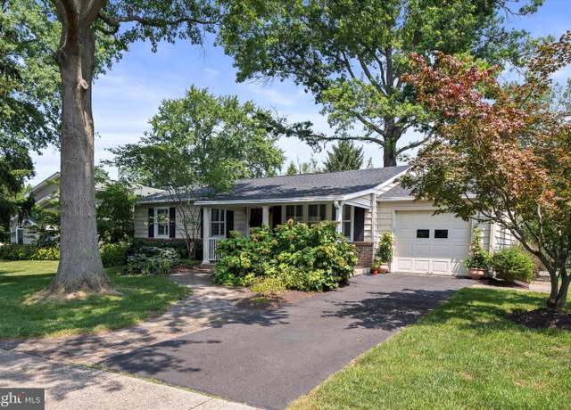 Property at 235 N Franklin St, Doylestown, PA 18901, 3 beds, 1.5 baths