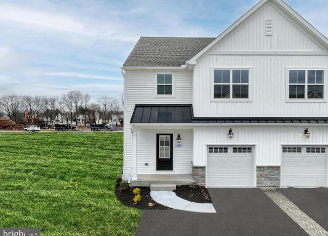 Property at 15 Tilghman Trl, Mechanicsburg, PA 17050, 3 beds, 2.5 baths