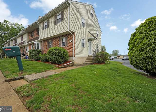 Property at 30 Colonial Cir, Aston, PA 19014, 3 beds, 1.5 baths