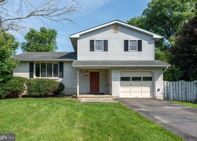 Property at 4834 Maple St, Bangor, PA 18013, 3 beds, 1.5 baths