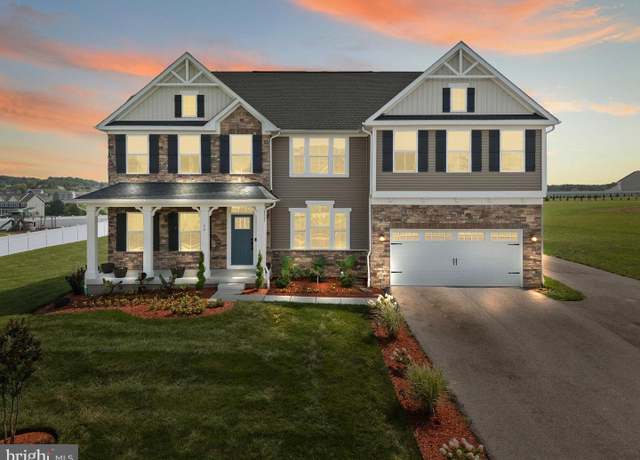 Property at 36 Winifred Dr, Hanover, PA 17331, 4 beds, 2.5 baths