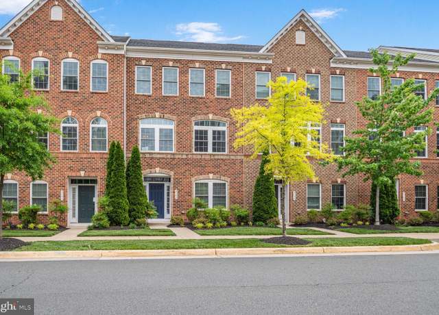 Property at 3153 John Glenn St, Herndon, VA 20171, 4 beds, 3.5 baths