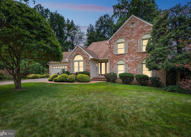 Property at 5306 Jerell Ct, Burke, VA 22015, 5 beds, 4 baths