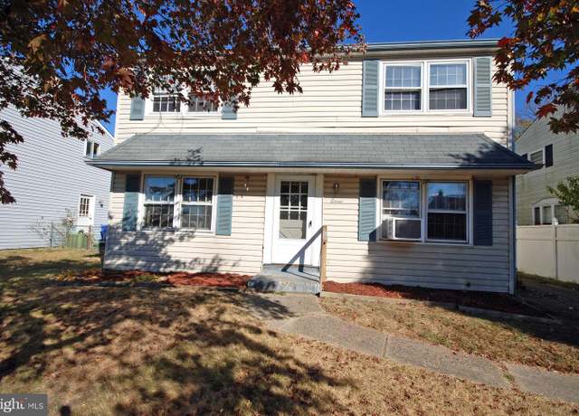 Property at 11 Wellington Pl, Burlington, NJ 08016, 4 beds, 2 baths