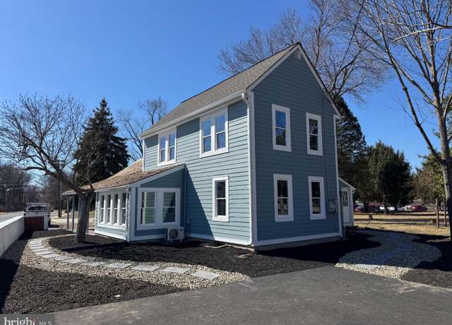 Property at 406 Swedesboro Rd, Gibbstown, NJ 08027, 3 beds, 2 baths