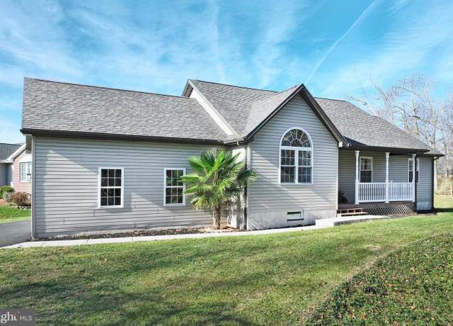 Property at 7 Mccandless Dr, East Berlin, PA 17316, 3 beds, 2 baths
