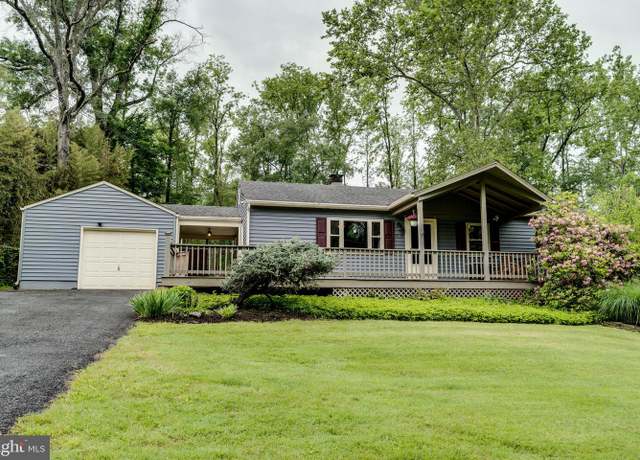 Property at 4130 Painted Sky Rd, Reading, PA 19606, 3 beds, 1.5 baths